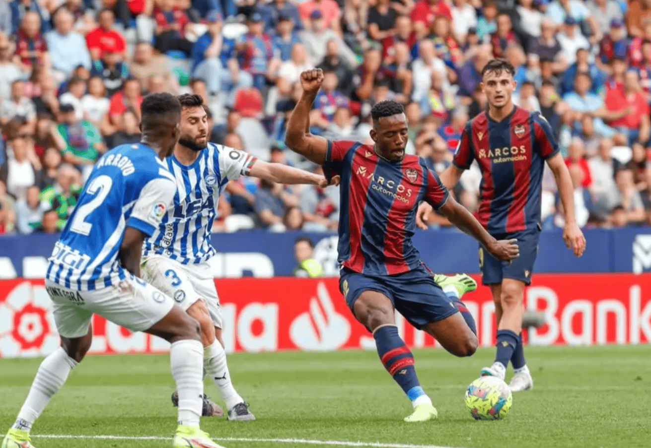 包含奥萨苏纳成功逆转比分，赢得宝贵胜利的词条