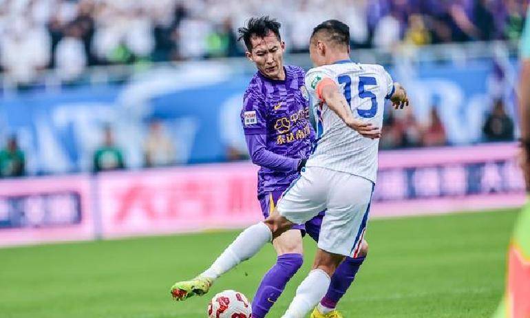 横扫！上海绿地申花主场-大胜天津泰达的简单介绍