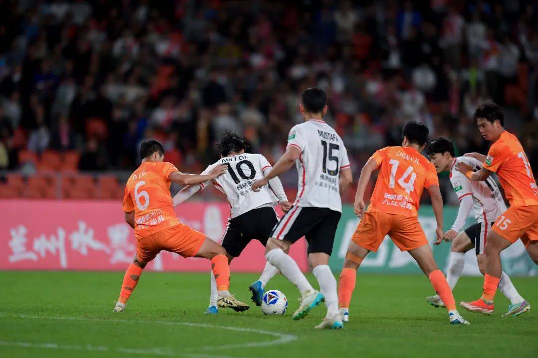 澳门威尼斯人-关于比赛中突发的情况：球队如何迎接挑战？的信息